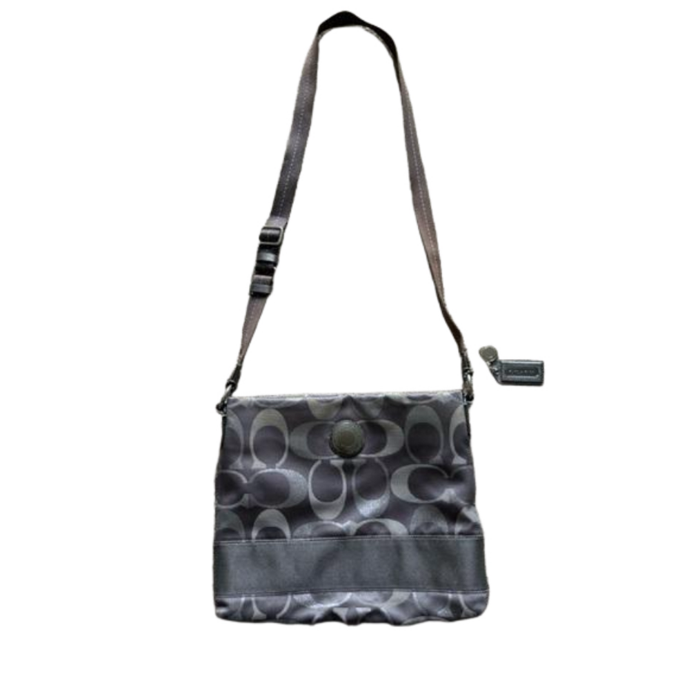 Coach signature crossbody handbag with zipper